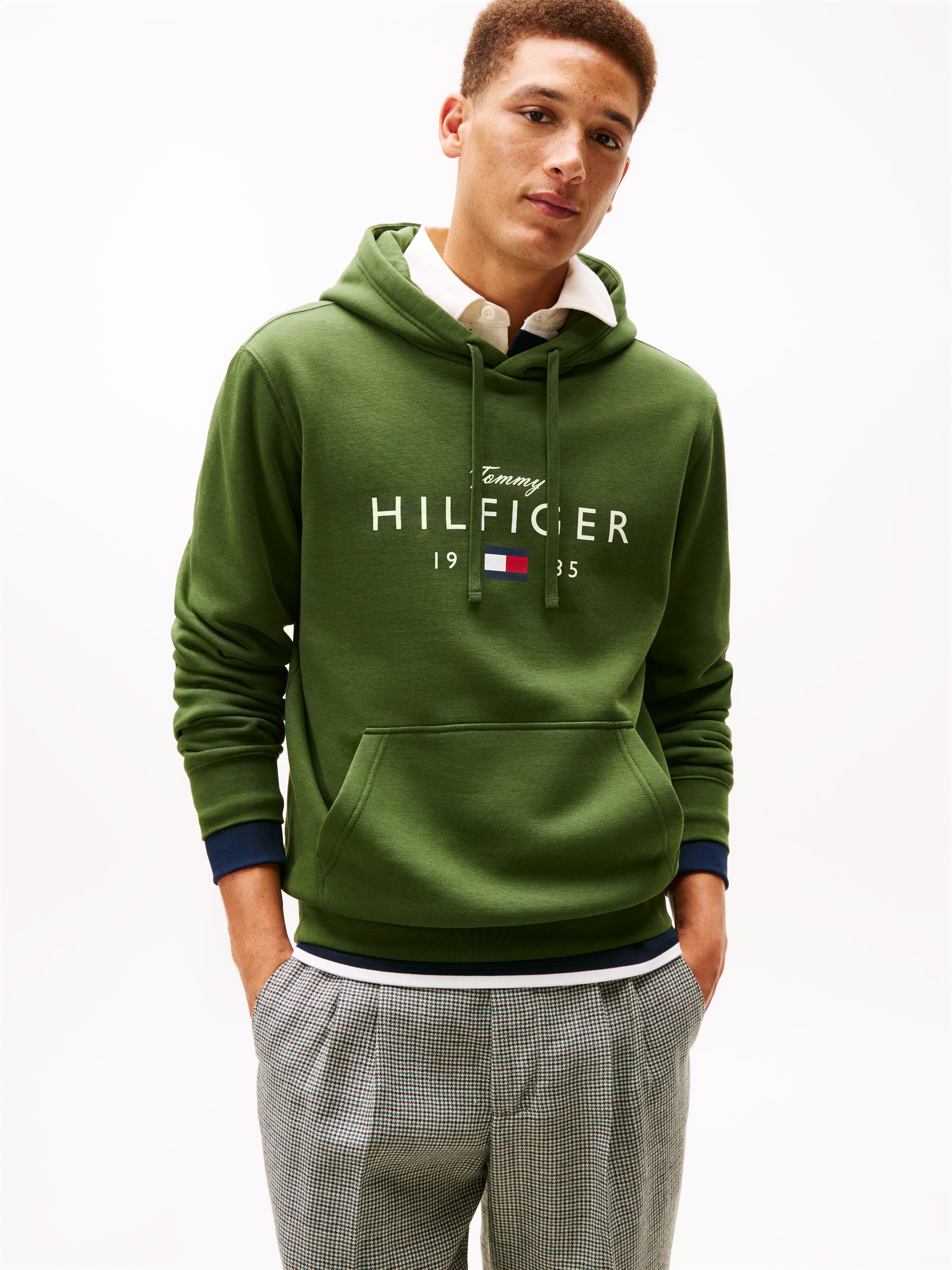 Hoodie TOMMY HILFIGER "BRAND LOVE BIG HILFIGER", Herren, Gr. XL, mountain pine, Sweatware, Obermaterial: 77% Baumwolle, 23% Elasthan, regular fit normal, Rippbündchen, Sweatshirts Hoodie, mit Logo-Grafik, normale Passform