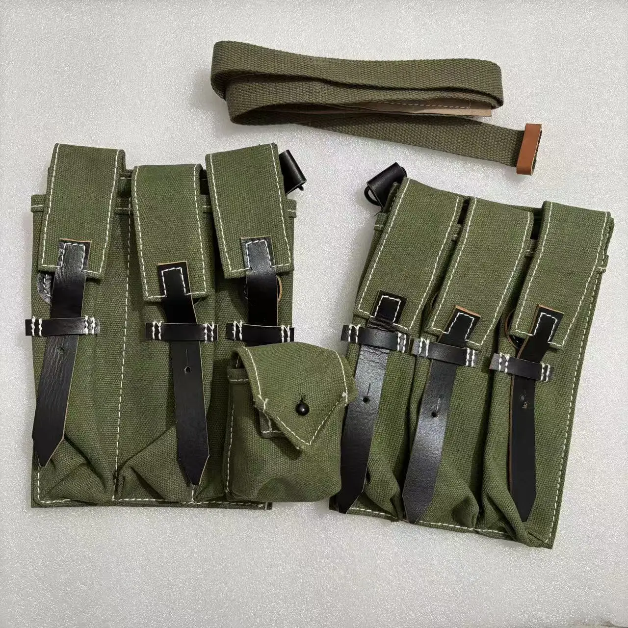 WW2 Deutsches Canvas-Set MP40 Universaltasche Dreiteilige Hüfttasche Retro Tragbare Aufbewahrung Kleiner Pouh Image