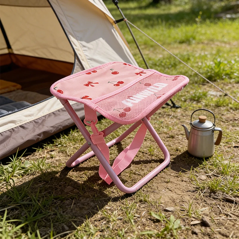Rosa Kirschmuster Campingstuhl Outdoor Tragbarer Klapphocker mit Schultergurt Netztasche Leichter Angel-Picknick-Sitz