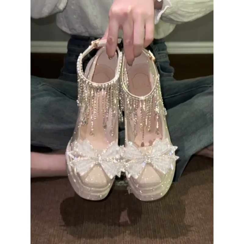 Silberne atemberaubende Mary-Jane-Schuhe mit Blockabsatz Image