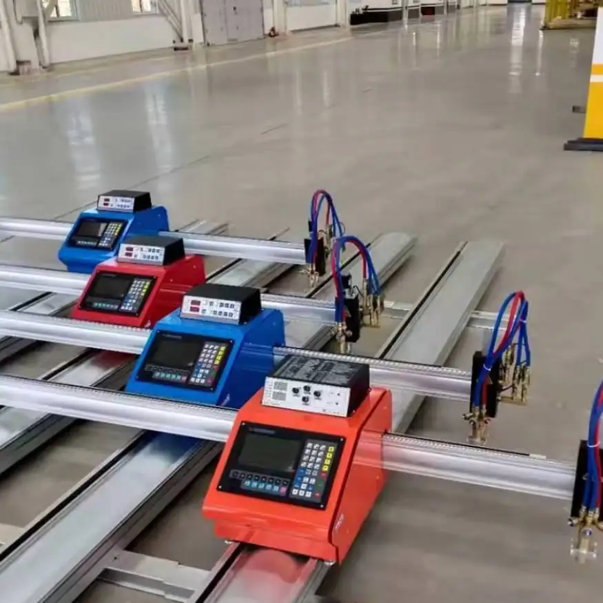 Macchina da taglio al plasma CNC con controllo a 2 assi Robotec 110v-240v Macchina da taglio portatile per metallo e acciaio a velocità veloce per taglio a fiamma