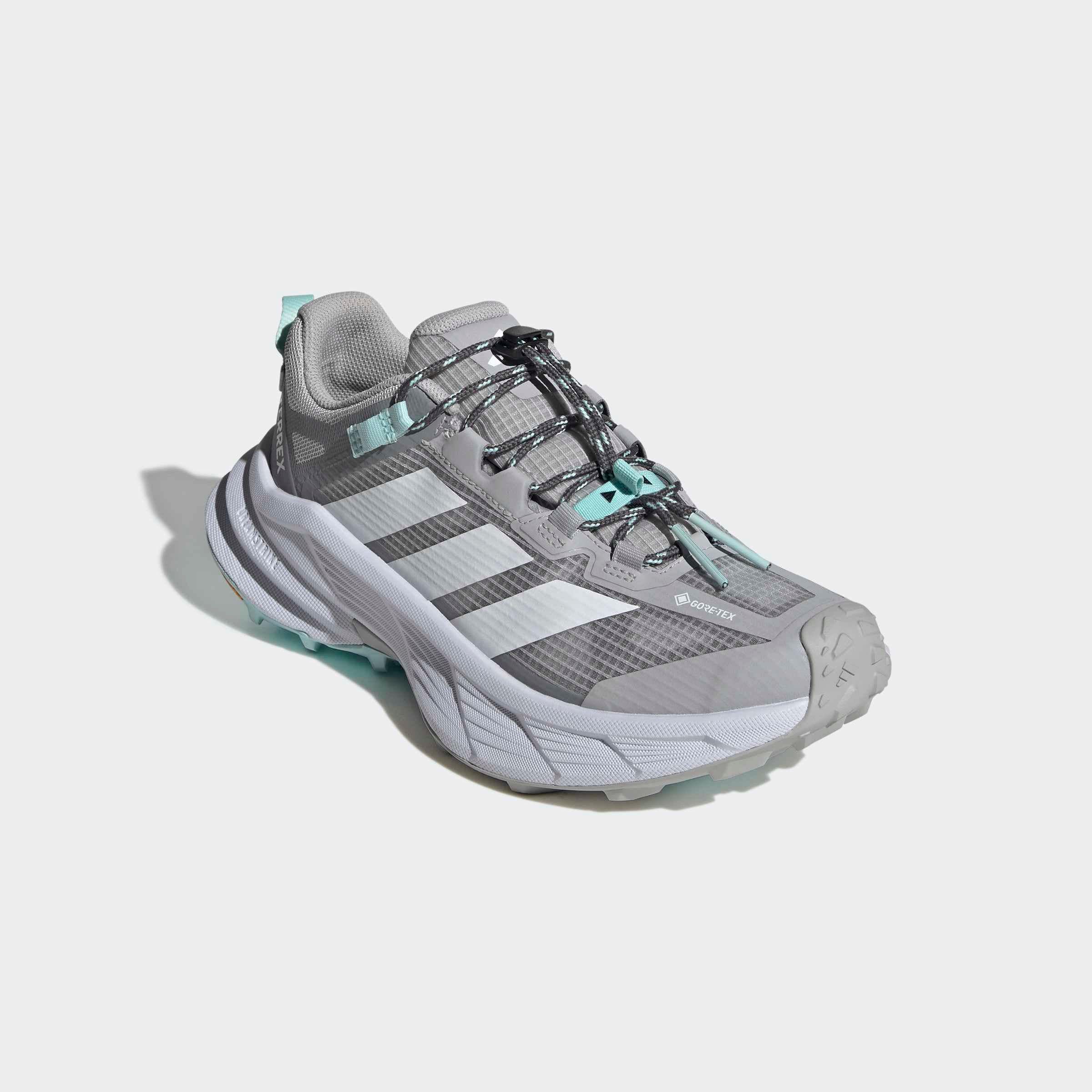 Wanderschuh ADIDAS TERREX "TERREX FREEHIKER SL GORE-TEX", Damen, Gr. 38, dash grau, cloud weiß, semi flash aqua, Textil, Schuhe Wanderschuh, wasserdicht