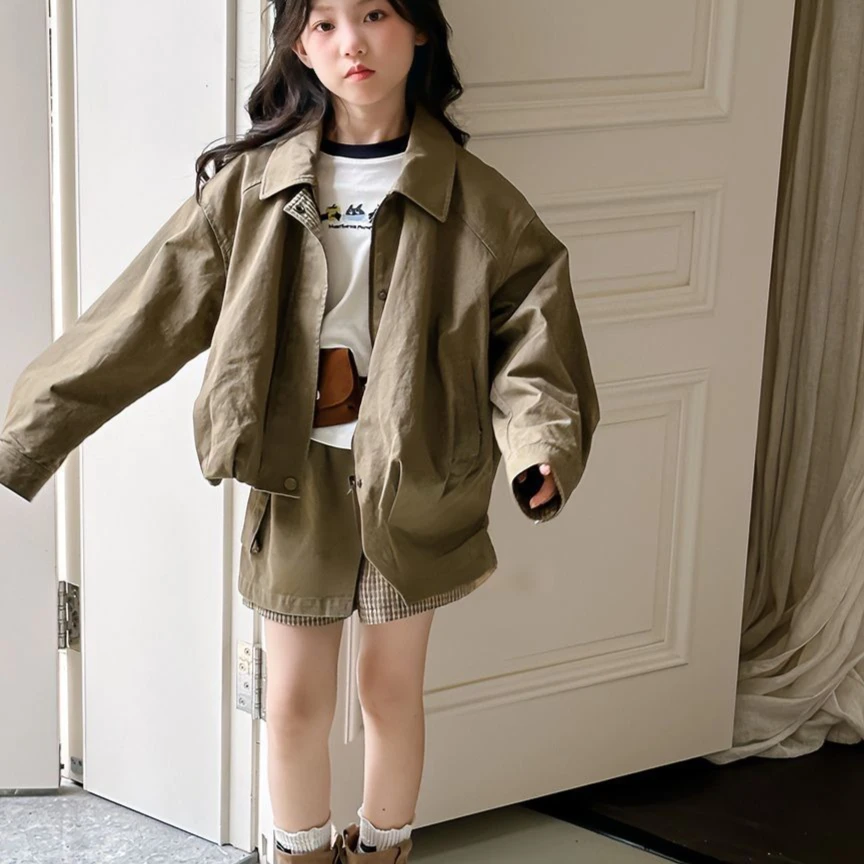 Vestito delle ragazze 2025 Autunno Nuovi vestiti per bambini Stile coreano Ragazza Cappotto di moda per bambini Falso due gonne corte Due set Casual semplice