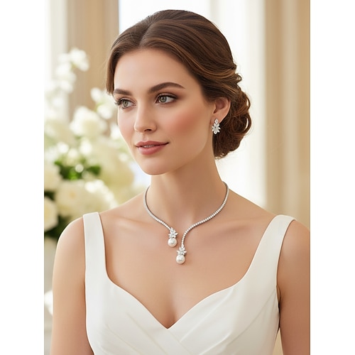 Elegante Perlenkette für Damen, Brautkette mit Strasssteinen und floralen Akzenten, klassischer Luxusschmuck für Bräute, Hochzeitsgäste, festliche Anlässe, Abendveranstaltungen und Hochzeitsmode Image