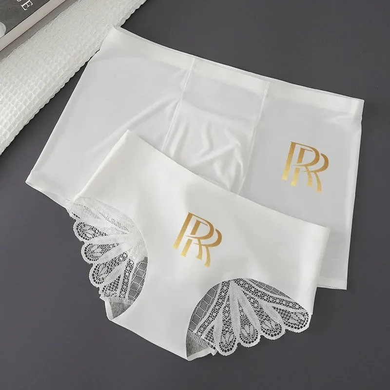 Mode Passende Spitze Paar Unterwäsche Sexy Schöne Glatte Eis-seide Männer Boxer Shorts Frauen Bikini-Slip Elastische Liebhaber höschen Image