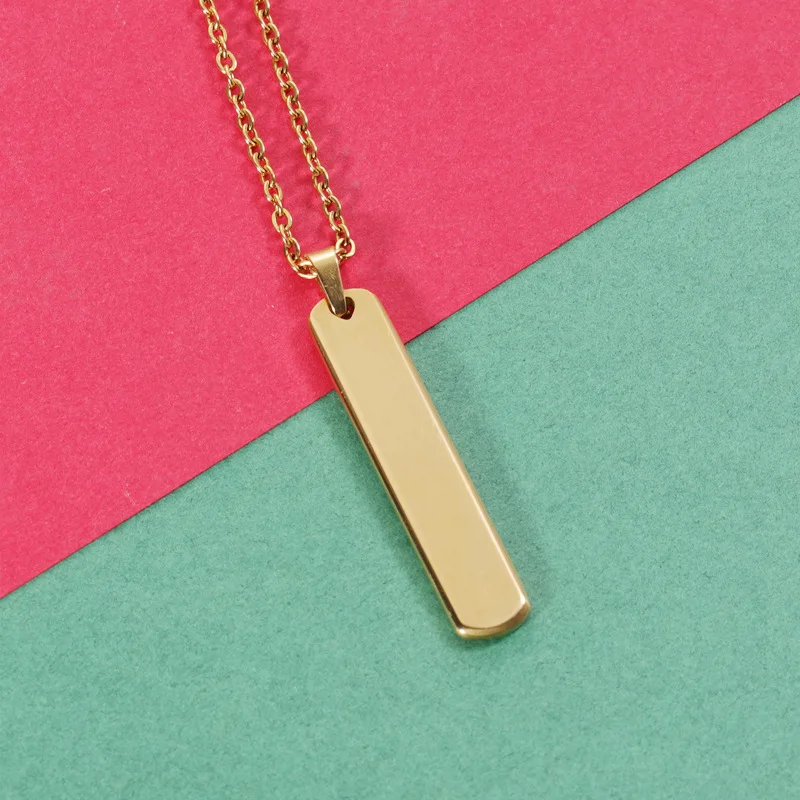 Collier Pendentif Barre Verticale Personnalisé en Acier Inoxydable Plaqué Or 18 Carats Gravé du Logo Vierge 3D Rectangle