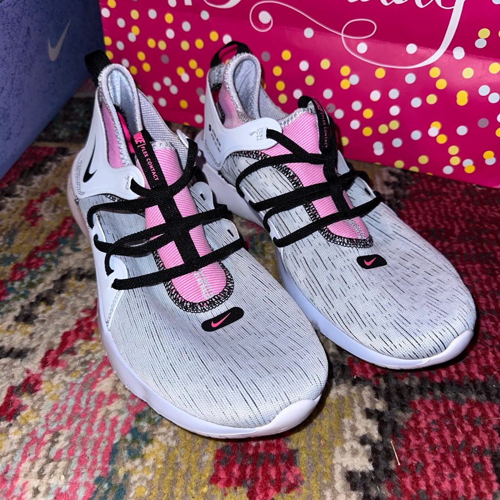 Nike Shoes | Like New!! Nike Women's Nike Flex Black And Pink Athletic Shoes | Color: Gray/Pink | Size: 9.5