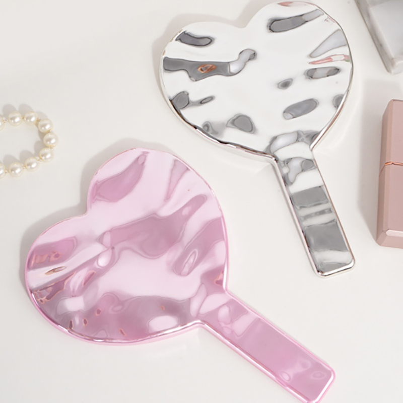 Love Heart Handheld Makeup Mirror With Female Handle Vanity Cosmetic Beauty Tool silver