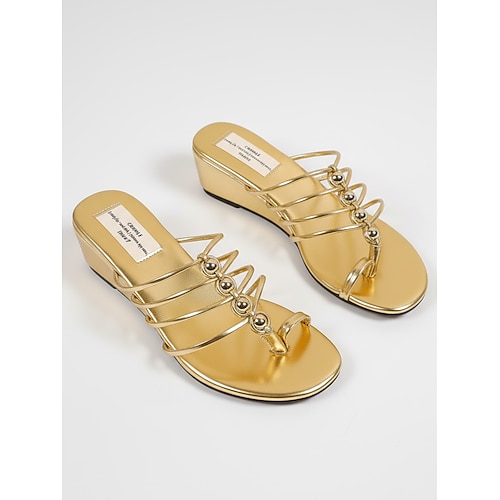 Weiße Zehenstegsandalen mit Keilabsatz für Damen – elegante Strand-Plateau-Flip-Flops im Boho-Stil mit goldenen Perlenriemen für einen stilvollen Sommerurlaub Resort-Kleidung Image