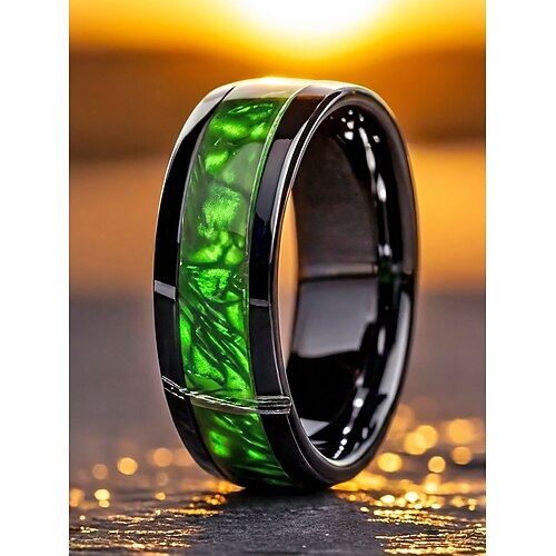 Herrenring aus Edelstahl mit grüner Einlage, keltisch inspiriert, mehrfarbig, strapazierfähig und komfortabel, ideal für den St. Patrick's Day und den Alltag. Image