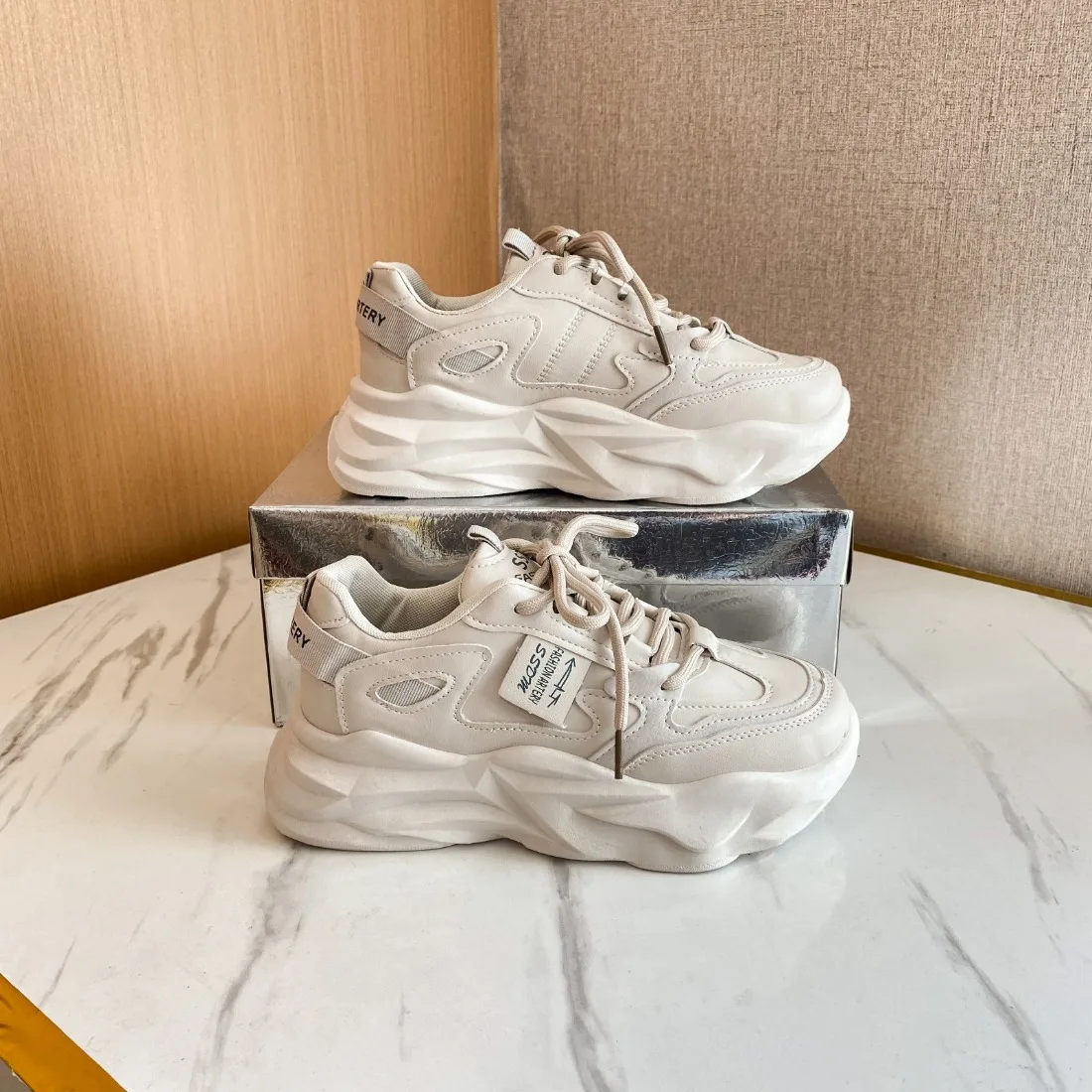 Damen Dad Shoes 2025 Style High-Top mit dicker Sohle, 9 cm erhöht, koreanische Version, kleine Größen, lässige Mesh-Schuhe