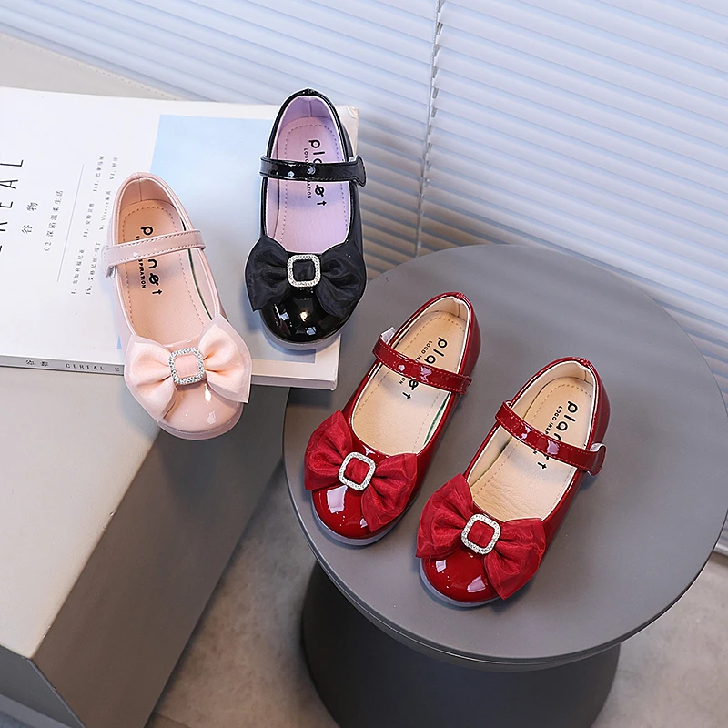 Frühlings-Mädchen-Prinzessinnenschuhe Glänzende Luxus-Kristall-Kinderschuhe Flache Schuhe für Party und Tanz Runde Zehenkappe Einfarbig Kleinkinder-Kinderschuhe