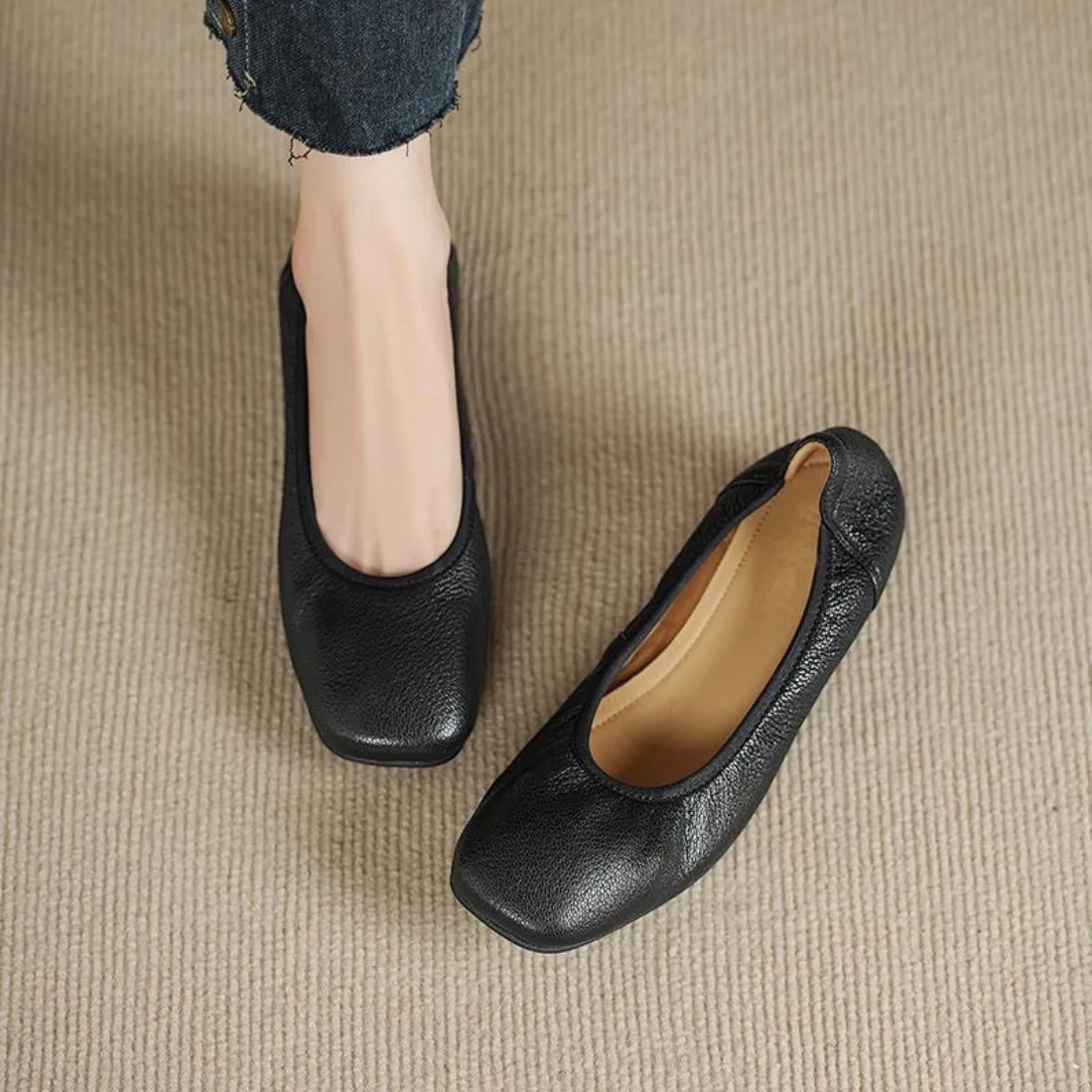 2026 Frühling Neue Damenschuhe Markendesigner Mary Janes Schuhe Damen Eckige Spitze Lackleder Flache Schuhe Vintage Schmaler Riemen Loafer