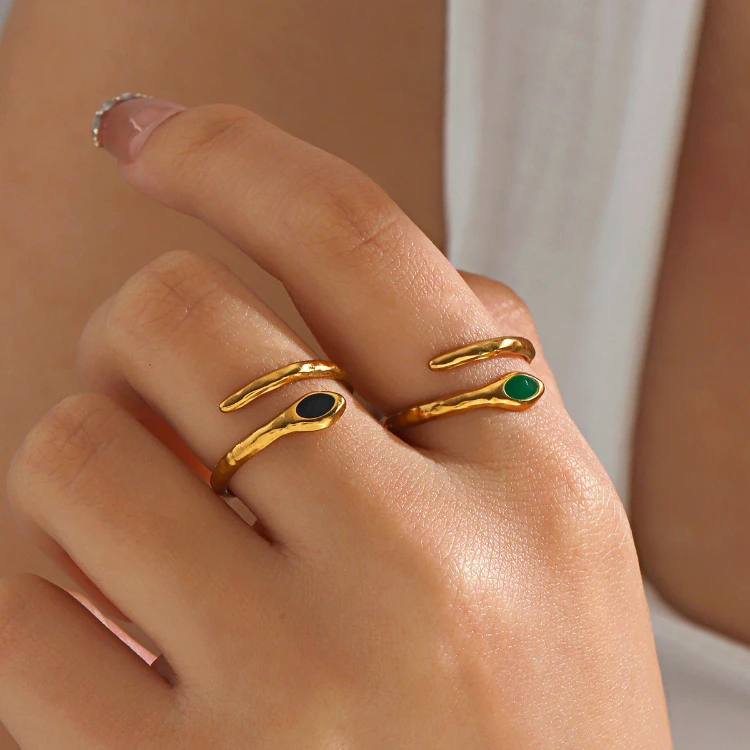 G4232 commercio all'ingrosso 18K placcato oro in acciaio inox gioielli di serpente Cobra anelli di apertura di fidanzamento verde occhi neri forma di serpente anelli