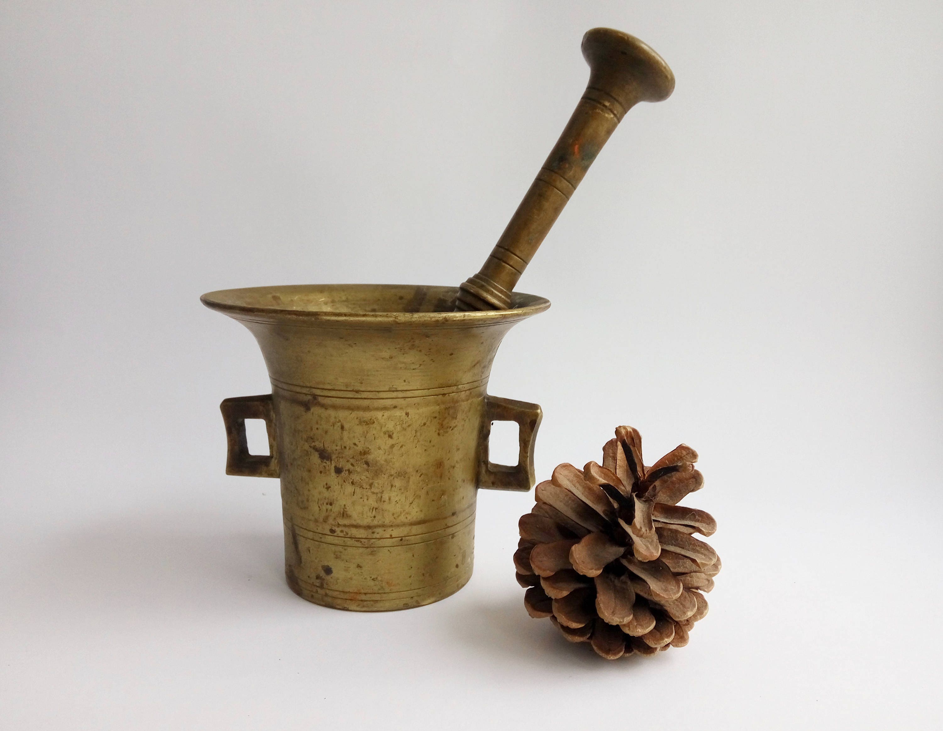Mortaio e pestello in bronzo massiccio Grande mortaio da farmacia Decorazione rustica per cucina Pestello e mortaio Idea regalo per la stregoneria Set