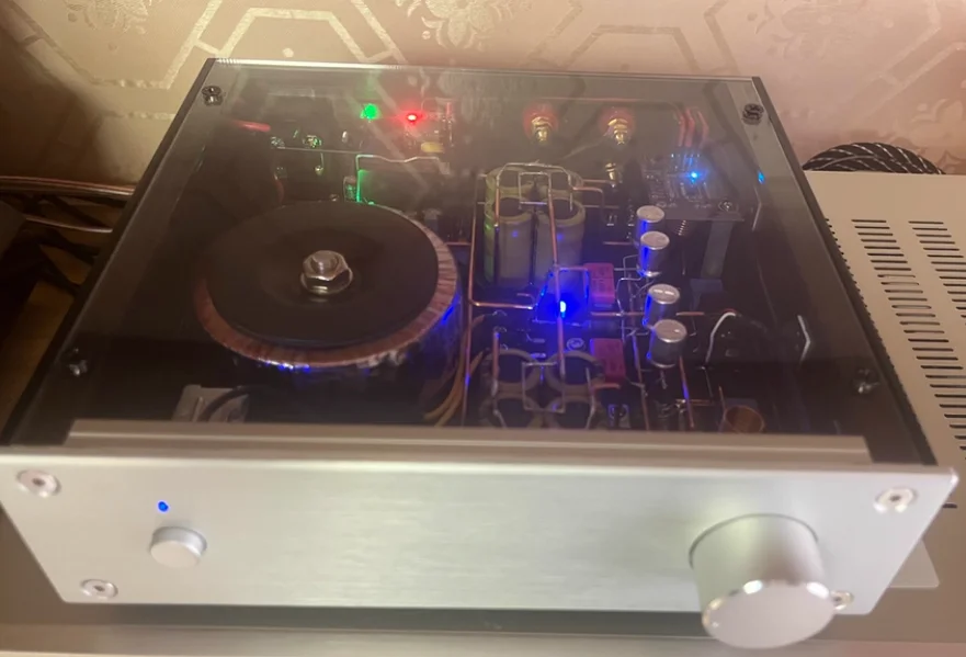 Reiner Leistungsverstärker für die hintere Bühne, LM1875-Schuppen-Leistungsverstärker, fertige Produktmaschine, HiFi-Leistungsverstärker Image