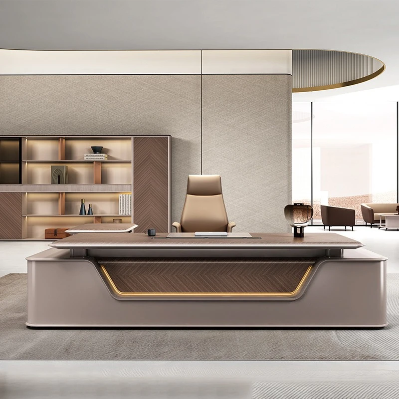 Leicht luxuriöser, hochwertiger Chef-Schreibtisch, großer Präsidenten-Bürotisch, Manager-Schreibtisch, Supervisor-Schreibtisch, Büromöbel für lange sitzende Arbeitsplätze.