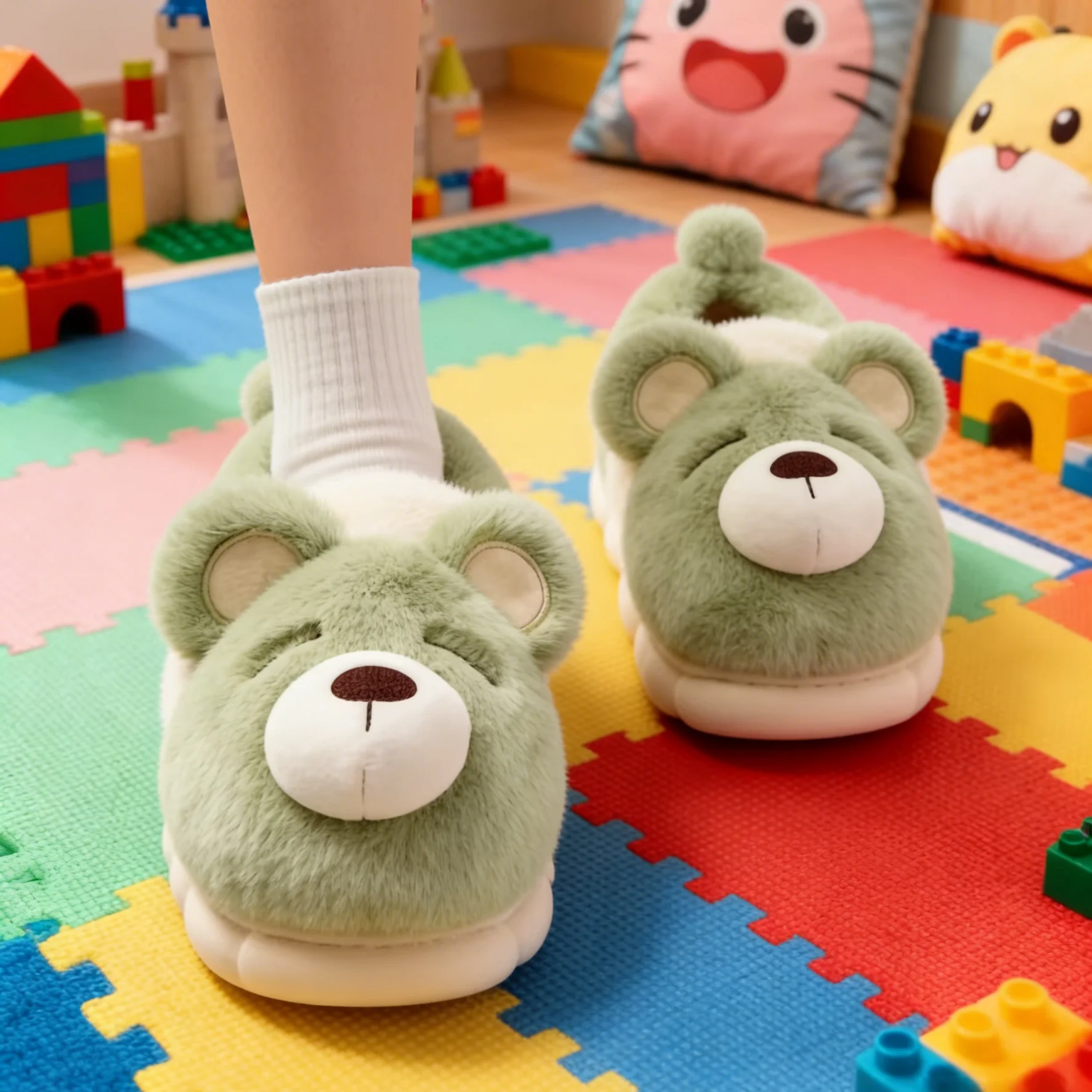 Hausschuhe Hausschuhe Cartoon Winterschuhe für Kinder Warme rutschfeste weiche Unterseite Weicher Boden Weiß Grün Schuhe Größe 36-45