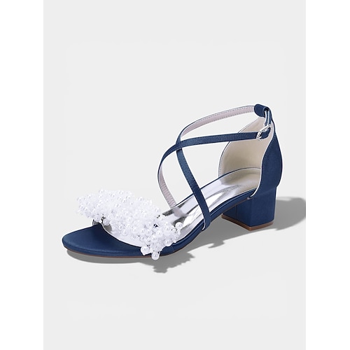 Elfenbeinfarbene Perlen-Sandalen mit Blockabsatz – elegante Brautschuhe für moderne Stadthochzeiten Image