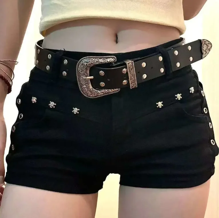 Damen Denim Shorts Dark Y2K Hip Wrap Little Black Pants Nieten Denim Shorts mit Gürtel Street Fashion Retro Casual Shorts