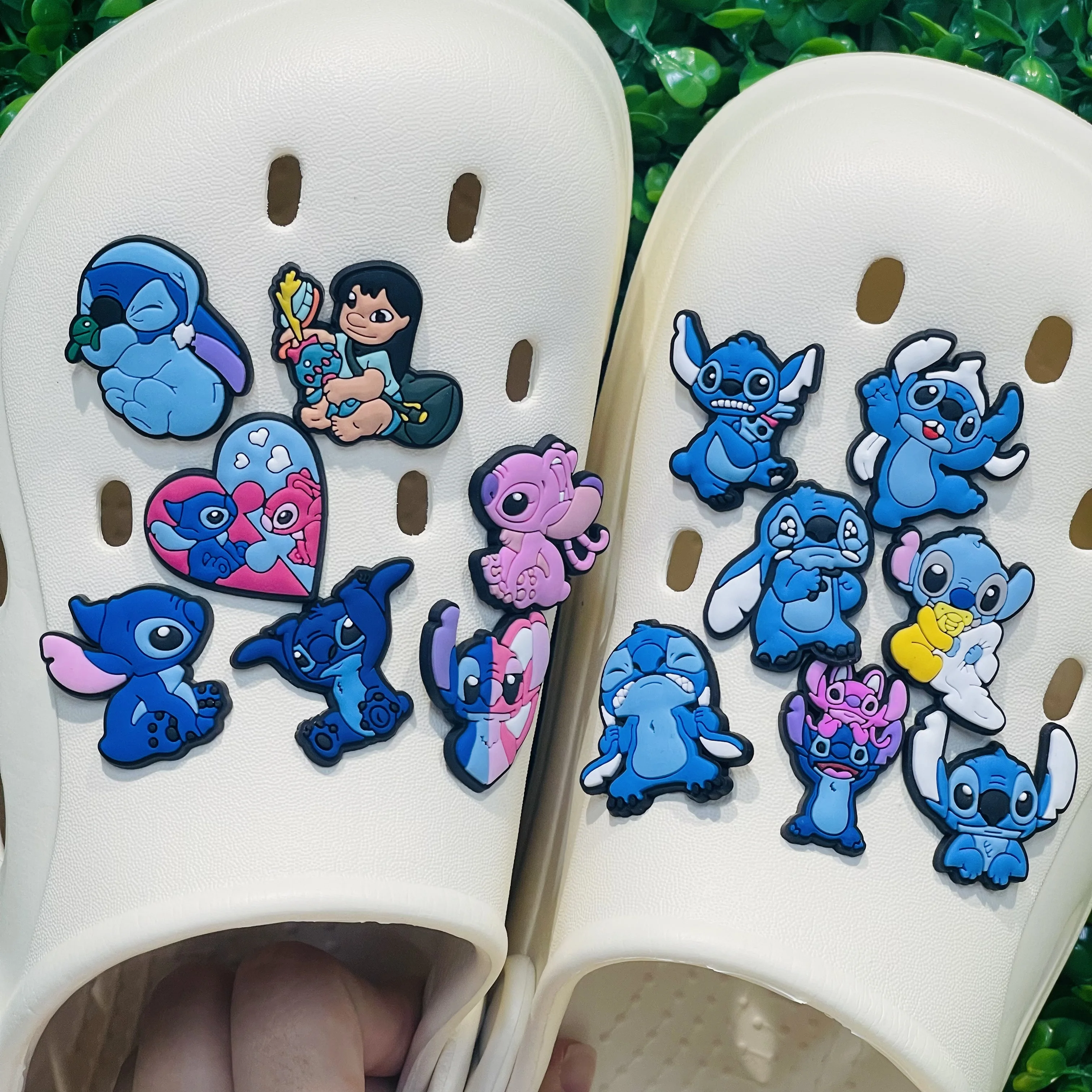 14-100Pcs Cartoon Disney Stich Lilo PVC Sandalen Schuh Charms Fit Armbänder Garten Schuhe Dekoration Zubehör Kind Weihnachten geschenk