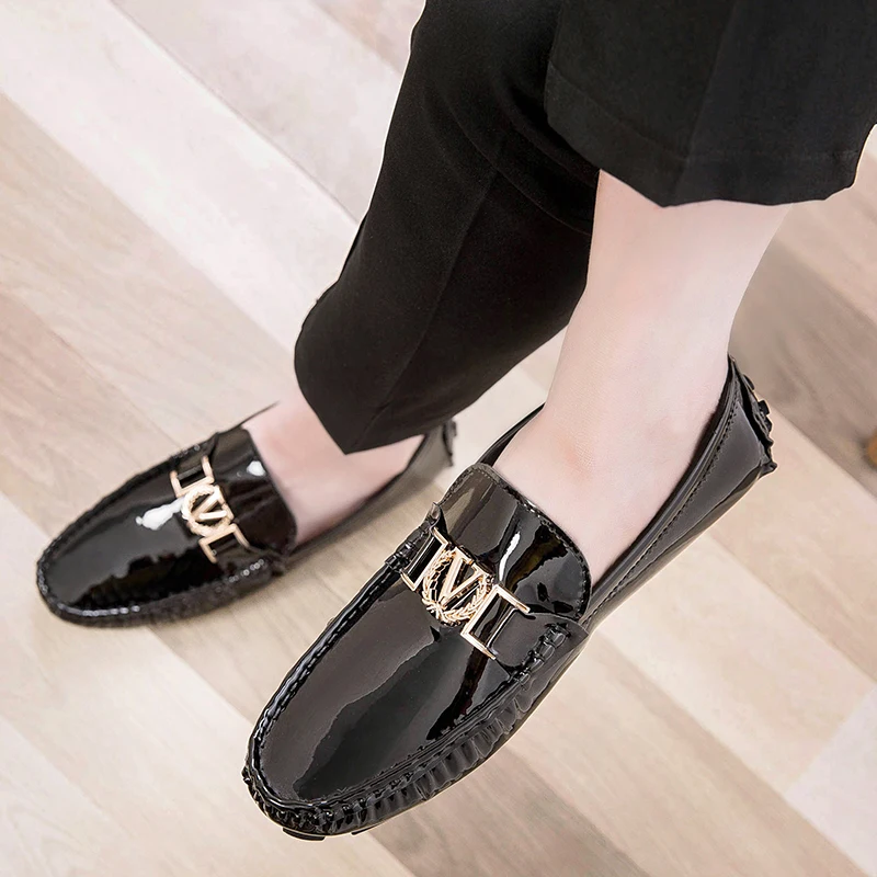 Beanie-Schuhe für Herren, Slip-On-Schuhe für Frühling und Sommer, trendige Herrenschuhe aus Lackleder im koreanischen Stil, Low-Top-Lazy-Schuhe, Freizeitschuhe, handgefertigt