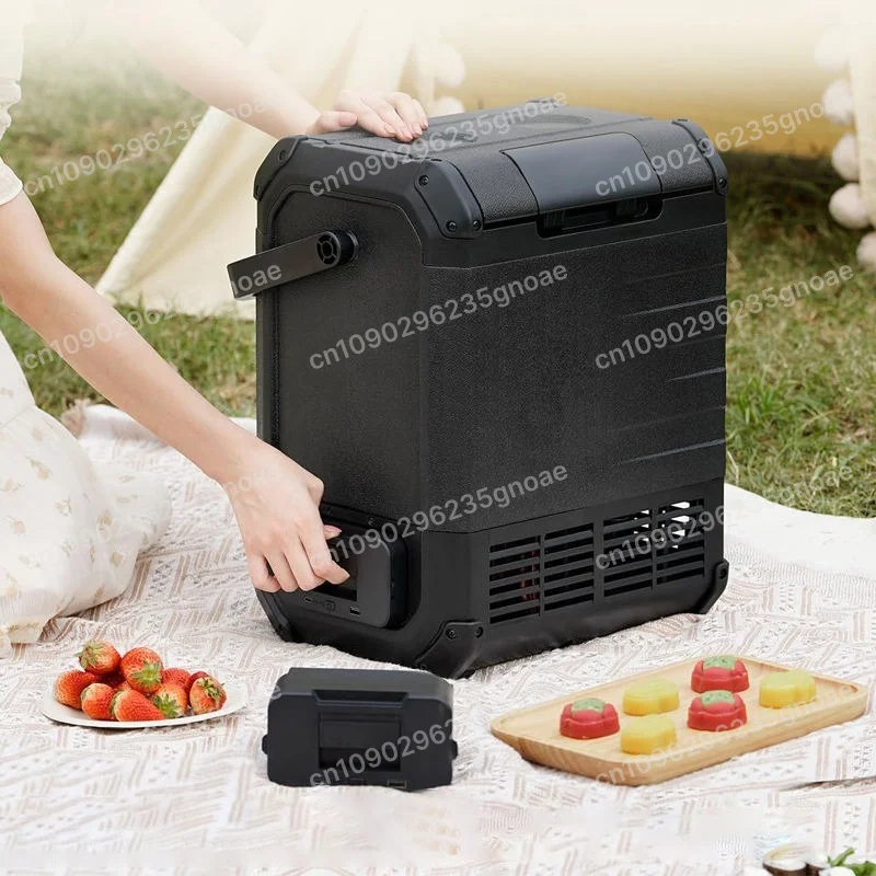 Langlebiger Akku für Auto und Zuhause: Tragbarer 12V/24V Outdoor-Kleinkühlschrank für Camping Image
