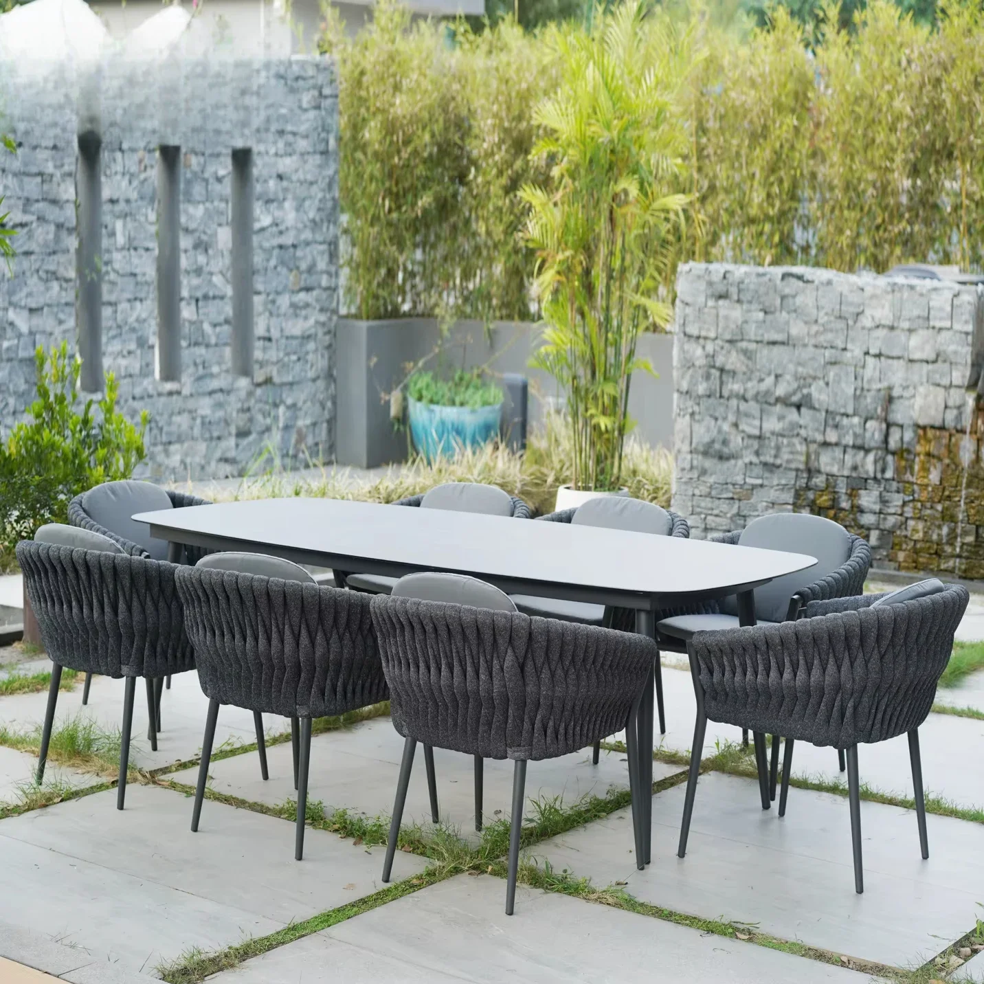 Artie Robustes Garten-Esstische und Stühle aus Aluminium, Gartenmöbel-Set, moderne, lässige Tische und Stühle aus Seil für den Außenbereich Image