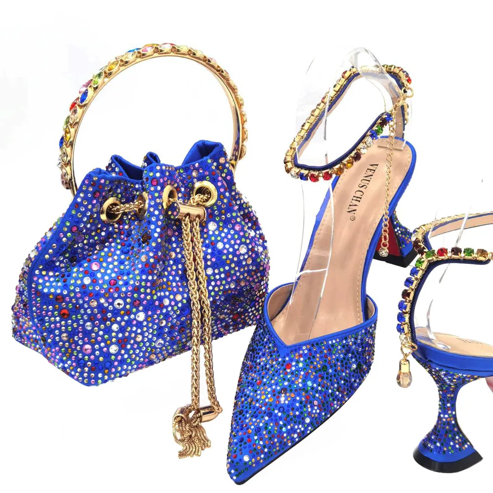 2024 italienisches Design Luxus Damen spitze Schuhe und Tasche Set blau voller Diamant Dekoration Schuhe für Party