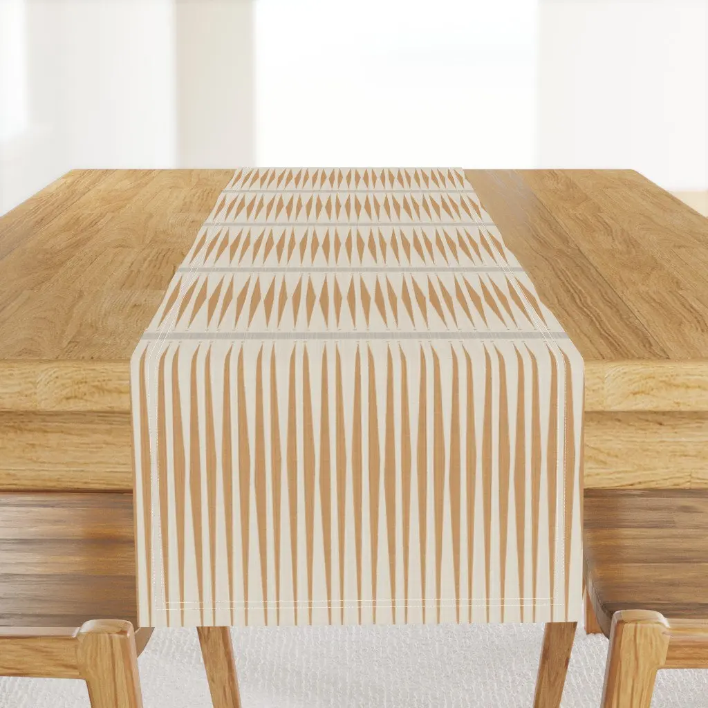 Mid-Century Modern Tischläufer mit geometrischen Streifen – Butterscotch Ivory Atomic Image