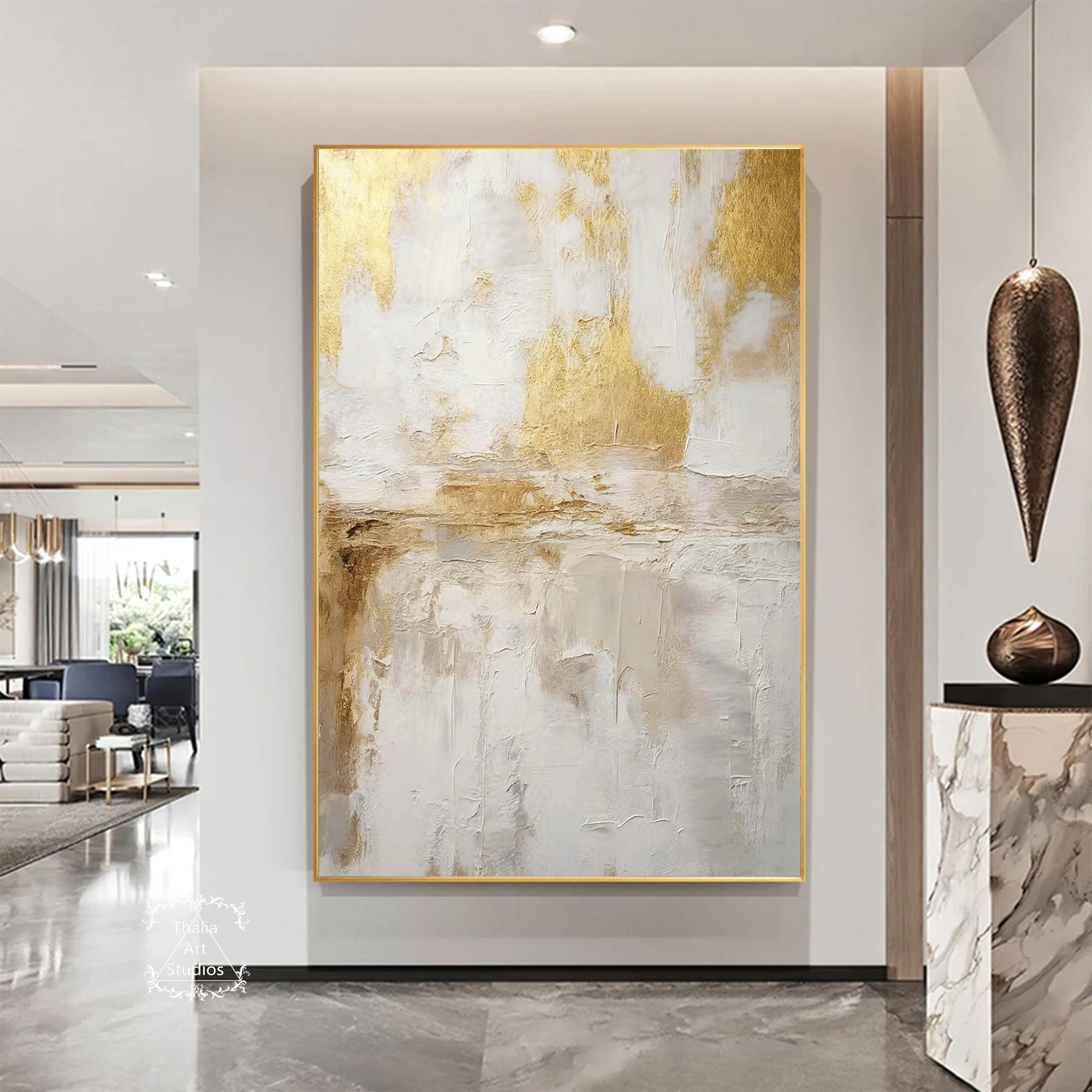 Grande dipinto astratto in oro e bianco, arte murale con texture dorata, dipinto astratto in lamina d'oro, arte murale astratta moderna grigia, arreda