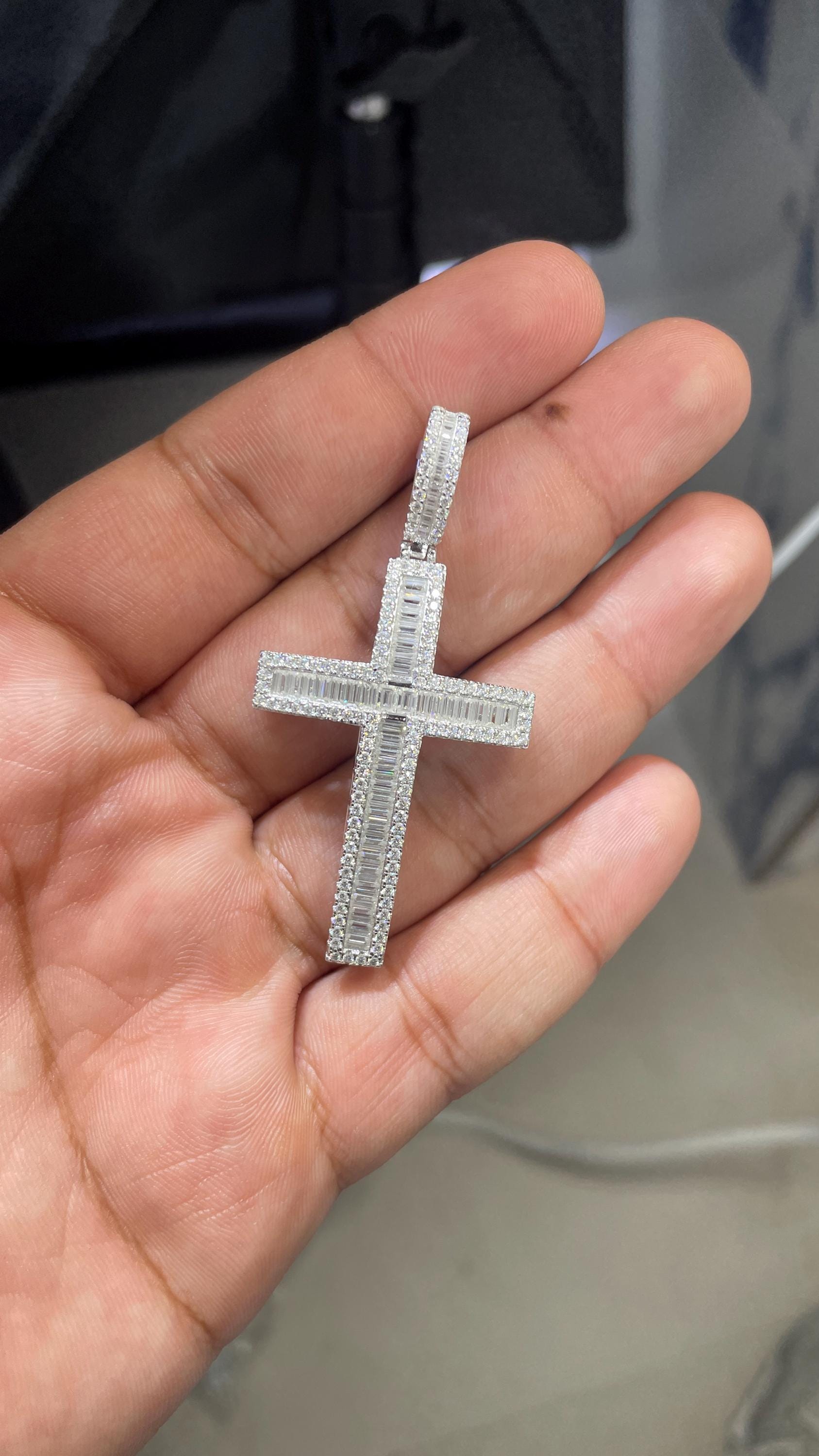 Ciondolo a croce in argento sterling 925 con moissanite VVS / Moissanite VVS da 3 carati