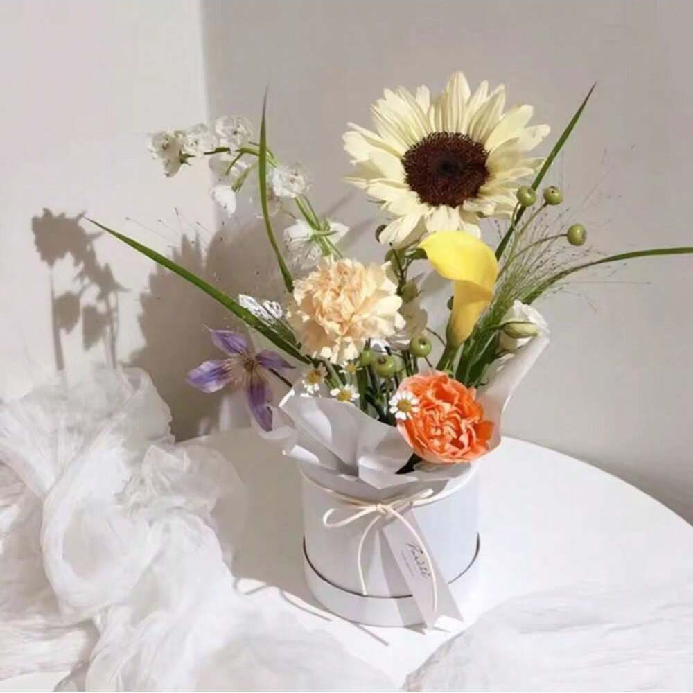 Round Flower Box, Cardboard Gift Boxes For Weddings, Rose Packaging For Valentine's Day Gifts purple