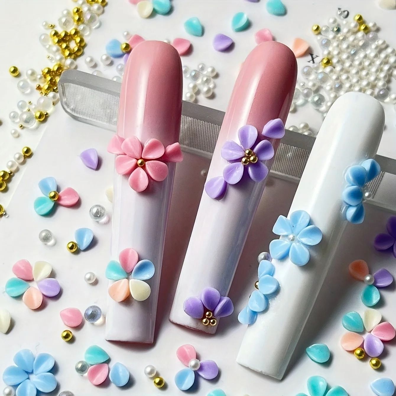 150pcs 3D Nail Art Charm Kit With Acrylic Petals And Rhinestones mixed Color