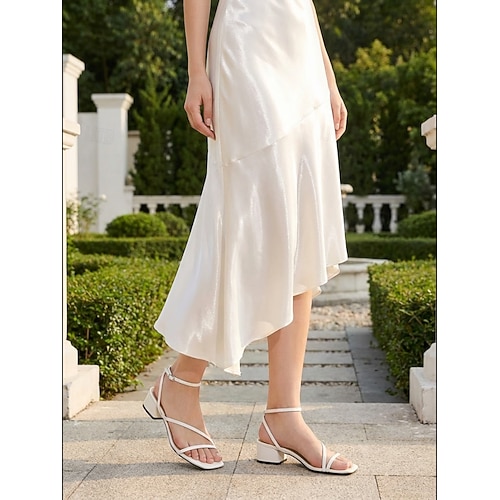 Weiße Damen-Sandalen mit Knöchelriemen und Blockabsatz, minimalistisch-elegante Brautjungfernschuhe, elegante Hochzeitssandalen mit eckiger Spitze und niedrigem Absatz, bequeme Schuhe mit Absatz für Image
