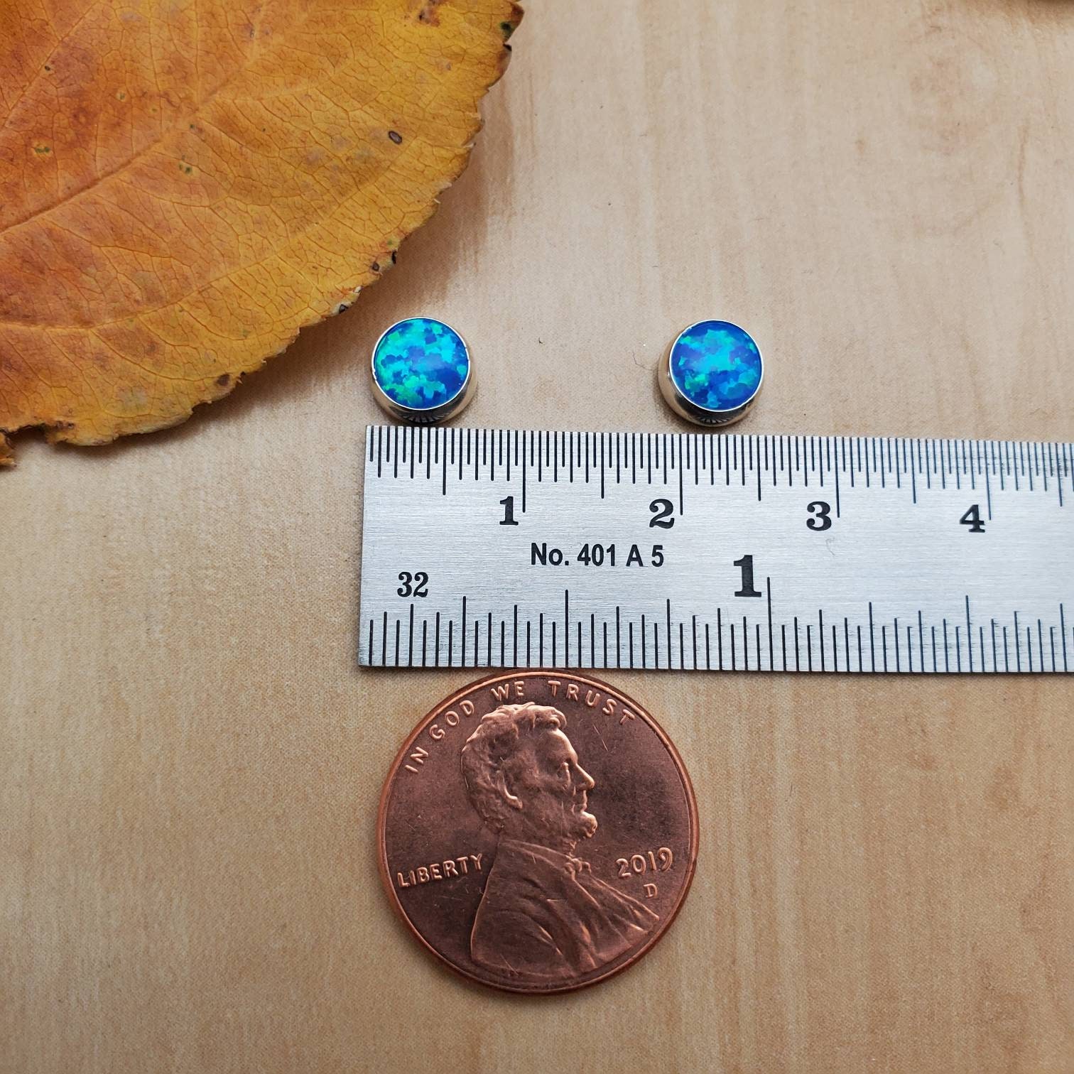 SoCute925 Orecchini a bottone in opale blu scuro da 6 mm / Orecchini a perno in opale blu scuro / Orecchini a perno in argento sterling / Orecchini a