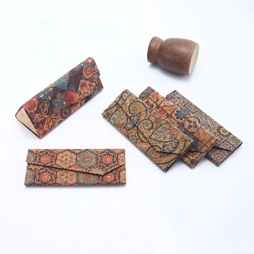 Retro Mode Totem Falten Dreieck Gläser Fall Zufällige Stil Tragbare Sonnenbrille Box Frauen Männer Gläser Box Lagerung Box Image