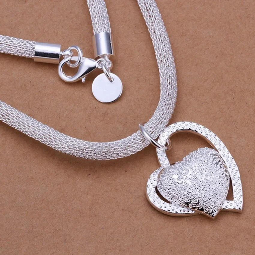 DOTEFFIL Halskette aus 925er-Sterlingsilber, wunderschöner Charme, modischer Charme, Herz, Hochzeit, Dame, Liebe, Halskette, edler Luxus, 45,7 cm Silberschmuck
