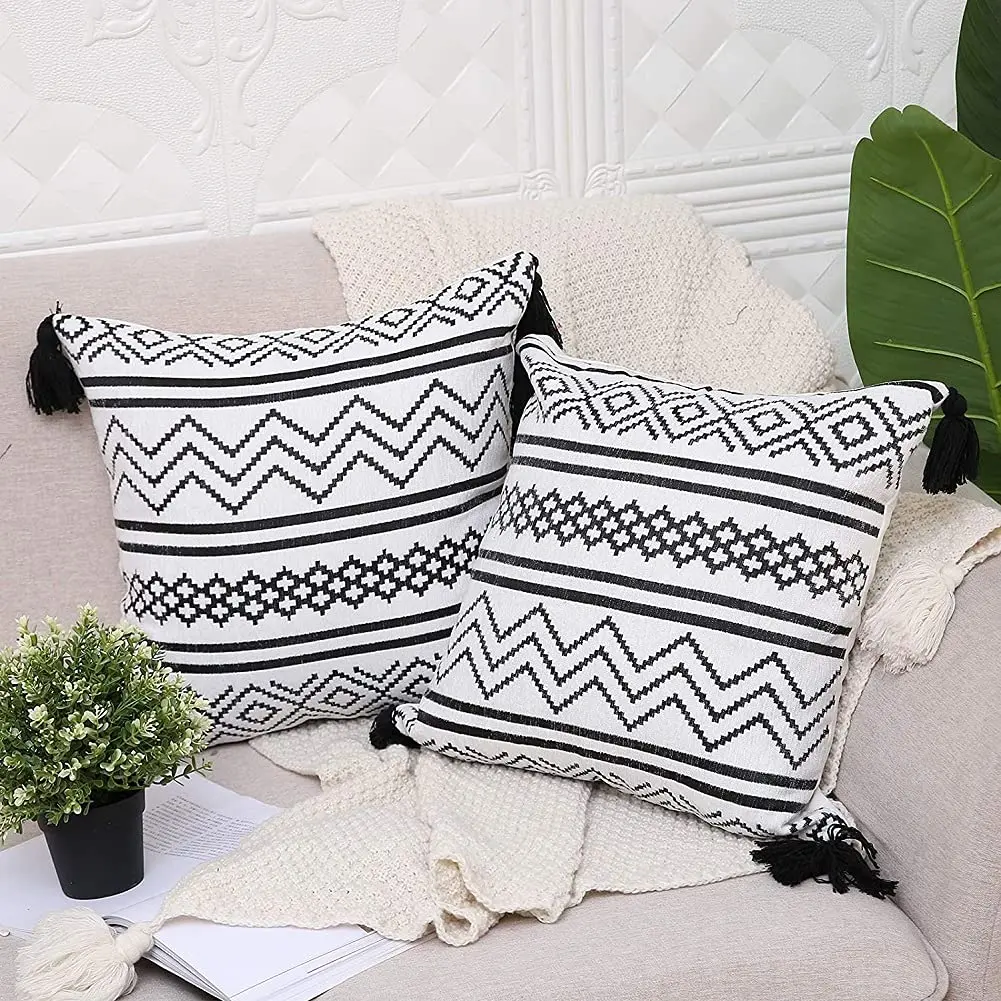 1 Stück Boho-Kissenbezug 30*50 45*45, dekorativer Kissenbezug im Bohemian-Stil für Sofa, schwarz-weißer Kissenbezug mit Quasten Image