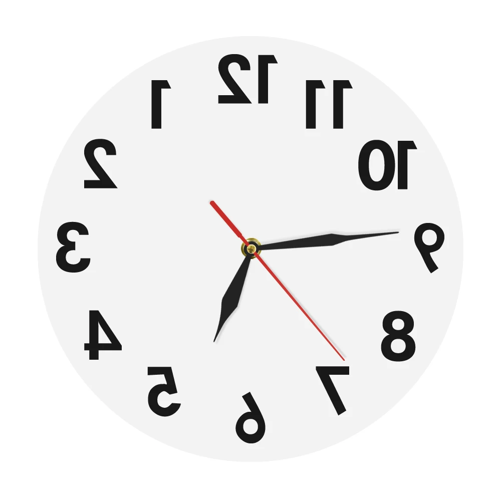 Rückwärtswanduhr, ungewöhnliche Zahlen, rückwärts moderne dekorative Uhr, ausgezeichneter Zeitmesser für Ihre Wand Image