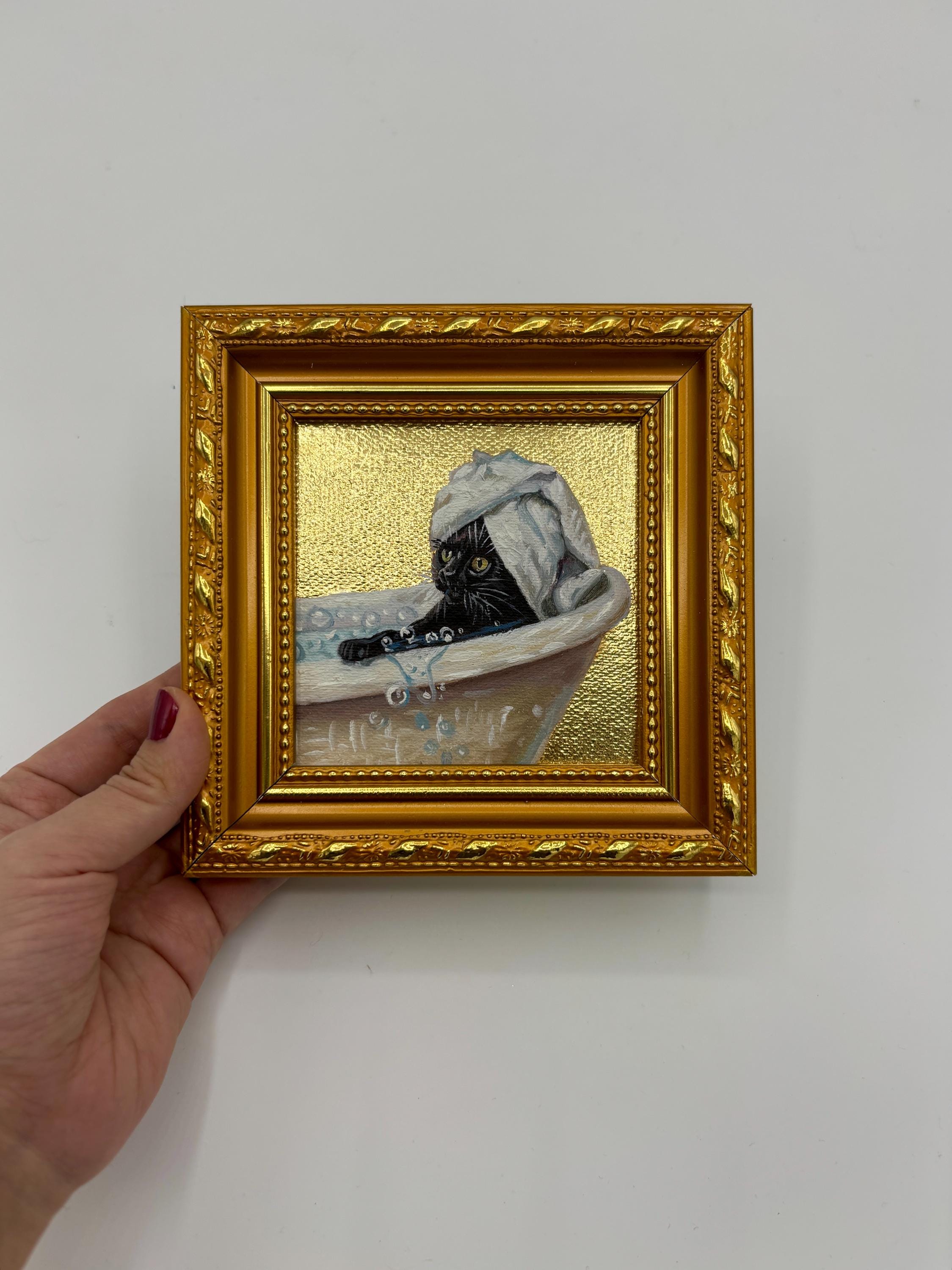 Dipinto ad olio originale, quadro su tela con gatto, decorazione murale incorniciata, piccola opera d'arte con foglia d'oro, gatto nero che fa il bagn