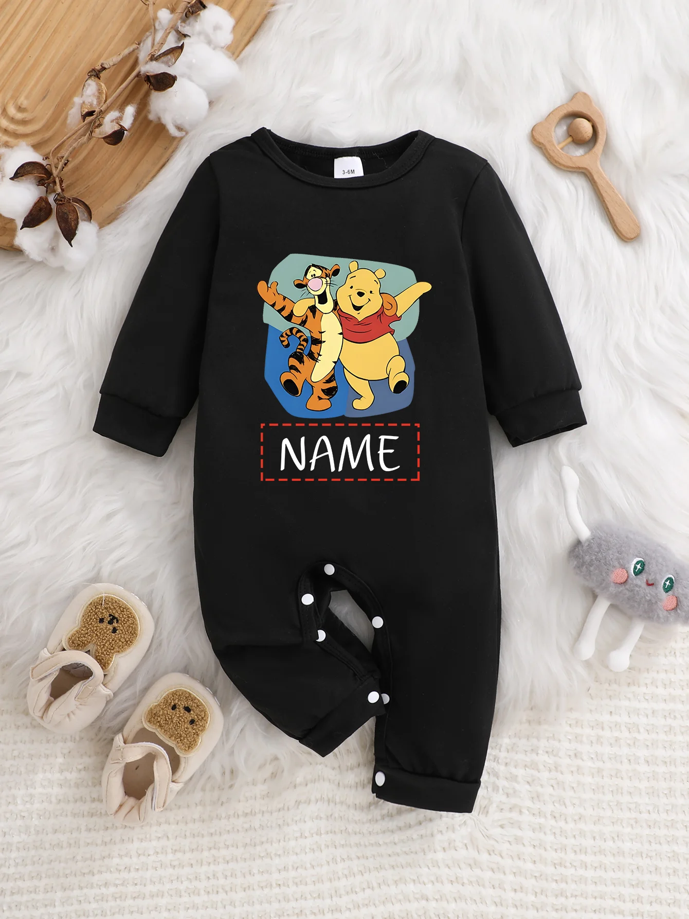 【Offiziell lizenziert】 Disney Mr. Big Baby Langarm-Strampler | Sanfter und kuscheliger Stoff, ikonischer Mob-Boss-Print Image