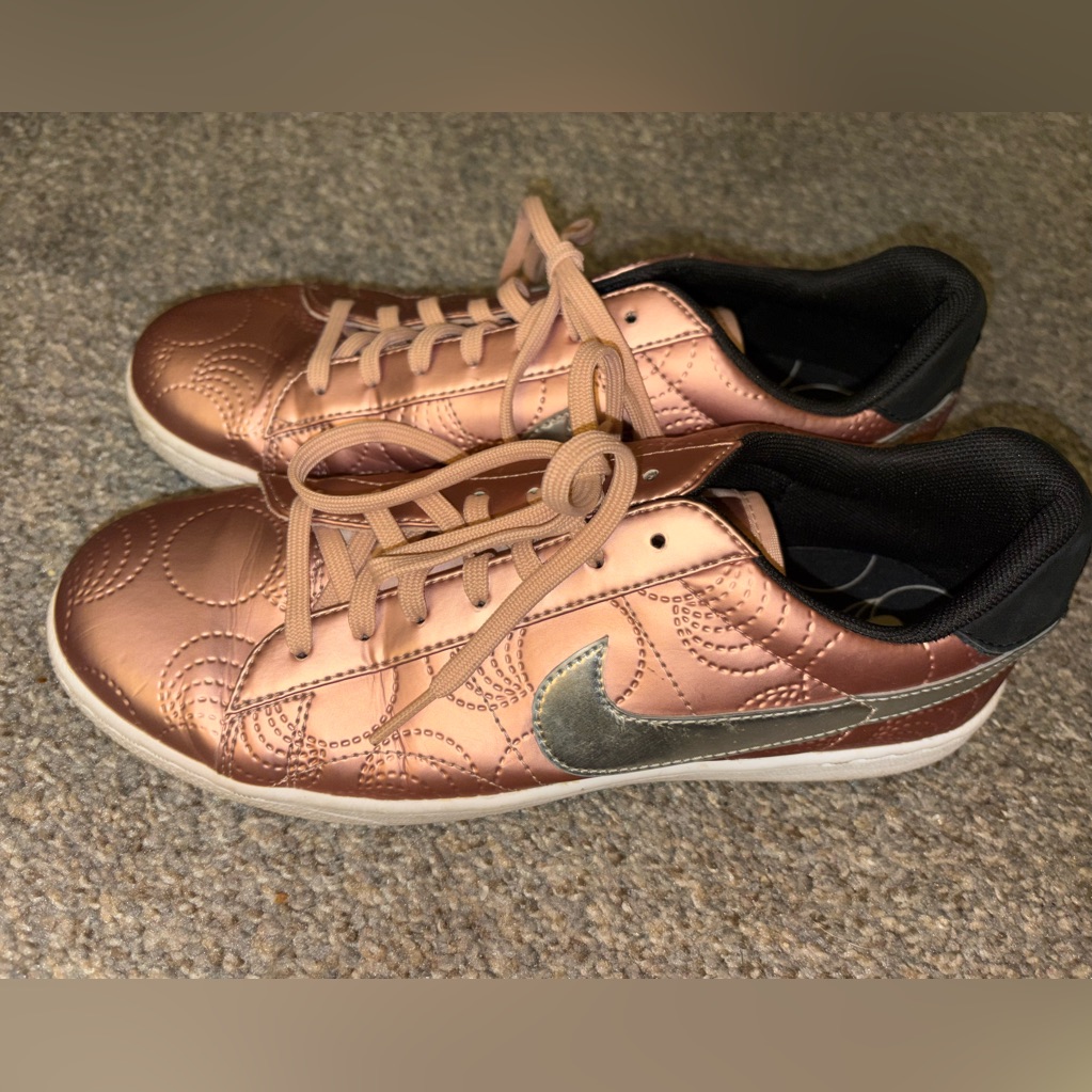 Nike Shoes | Women's Nike Tennis Shoes | Color: Pink/Silver | Size: 8.5