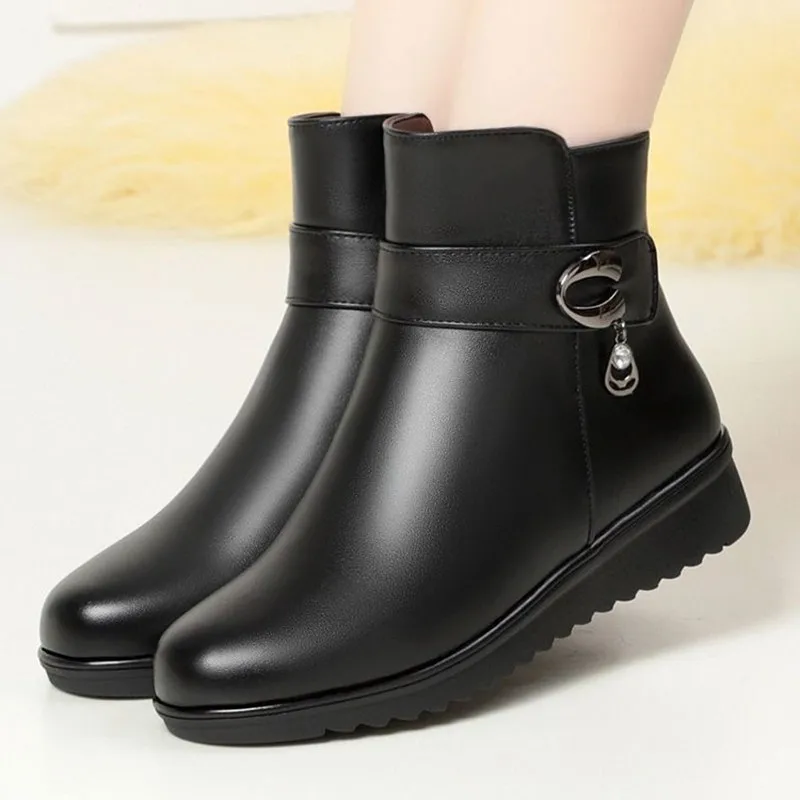 Luxus Designer Frauen Stiefel NEUE Winter Dicke Wolle Gefüttert Echtes PU Leder Frauen Schnee Stiefel Große Größe Frauen Schuhe Botas Mujer