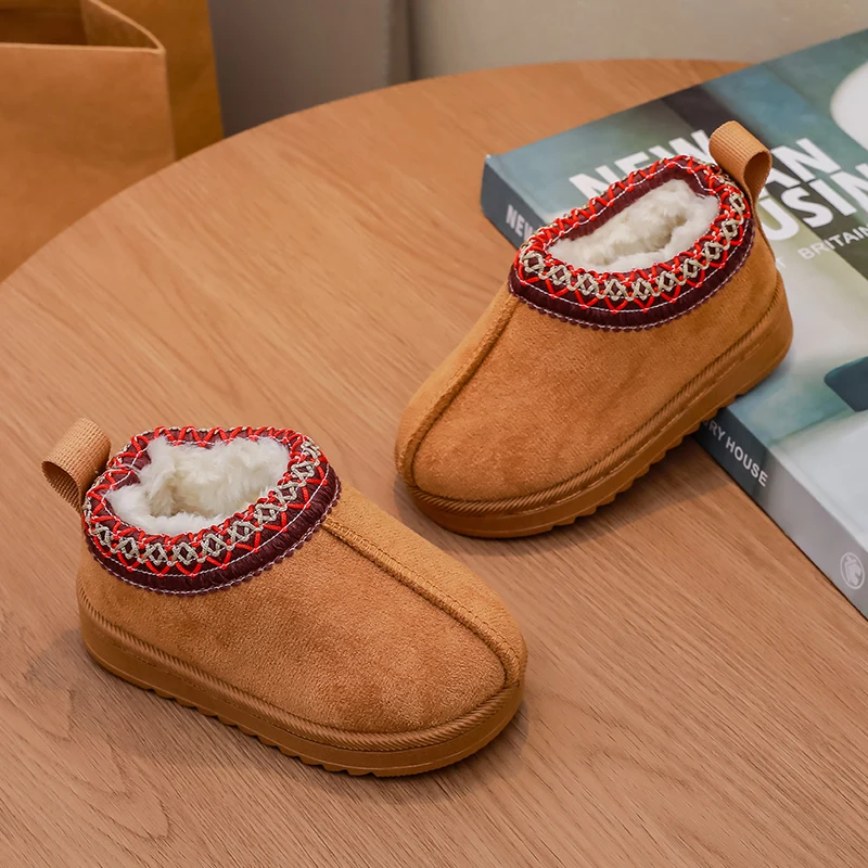 2025, Winter kinder Warme Stiefeletten Neue Einfarbig Kinder Kausalen Schule Baumwolle Schuhe Weiche Vielseitige Mädchen Mode Plüsch stiefel Image
