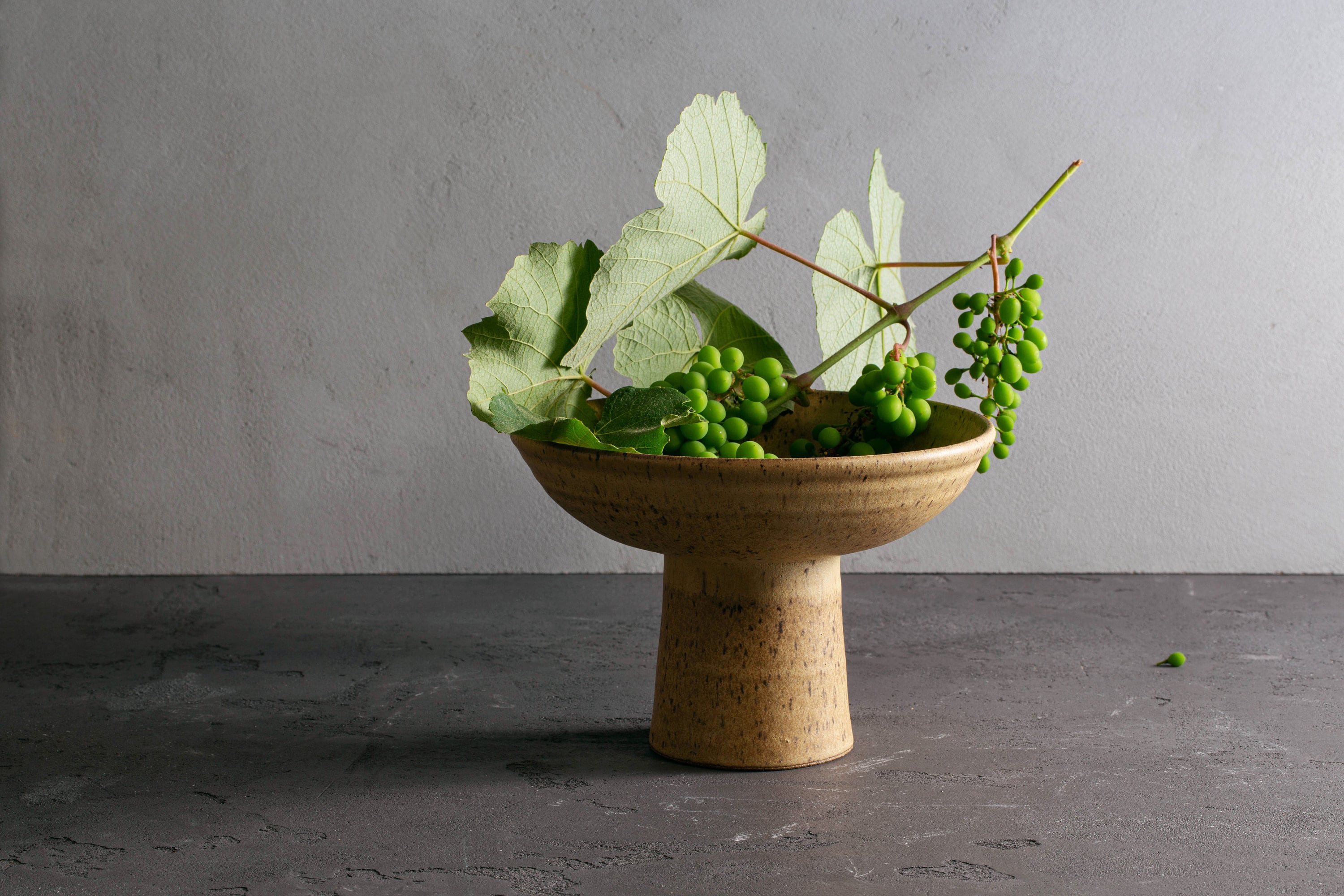 Grande ciotola a piedistallo, ciotola di frutta dai piedi alti, grande ciotola in ceramica centrotavola, piatto da portata di fantasia di classe per o