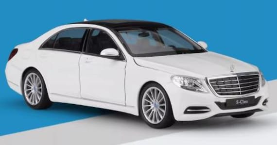 AeroModelBuild Mercedes-Benz S500 Custom Color (versione elegante bianca) Kit modello 1/24 costruito e verniciato - Personalizzato