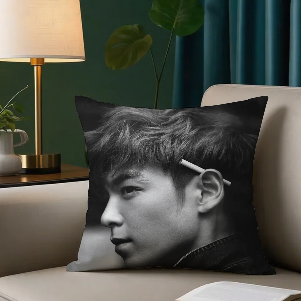 Top Bigbang Choi Seung-hyun Kissenbezug, quadratischer Kissenbezug, doppelseitiger Druck, kurzes Plüsch-Sofakissen, Schlafzimmer, Nachttisch Image