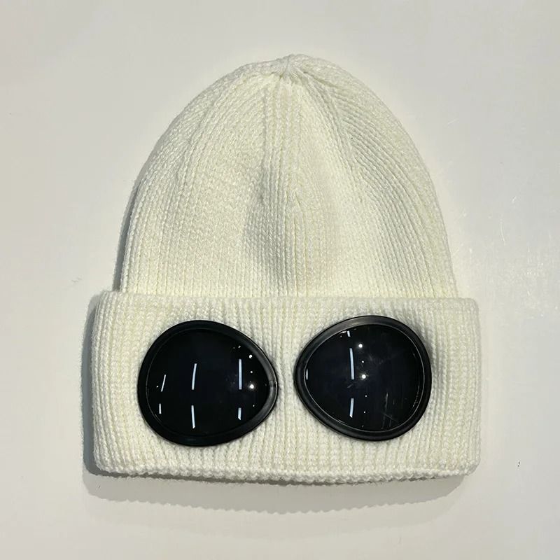 Thermal Knitted Beanie With Integrated Protection Glasses black