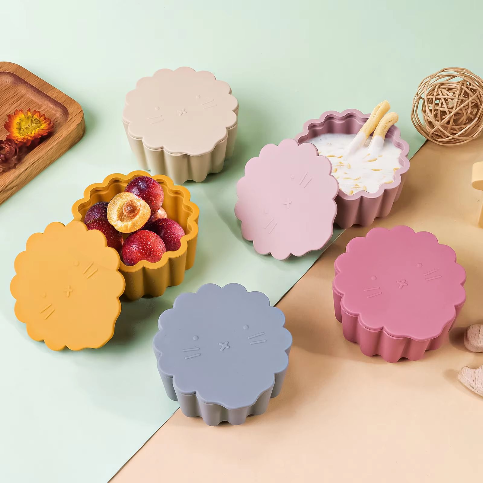 Baby Cartoon Silicone Snack Cup Portable Food Storage Box With Soft Lid BPA Free mustard Gold